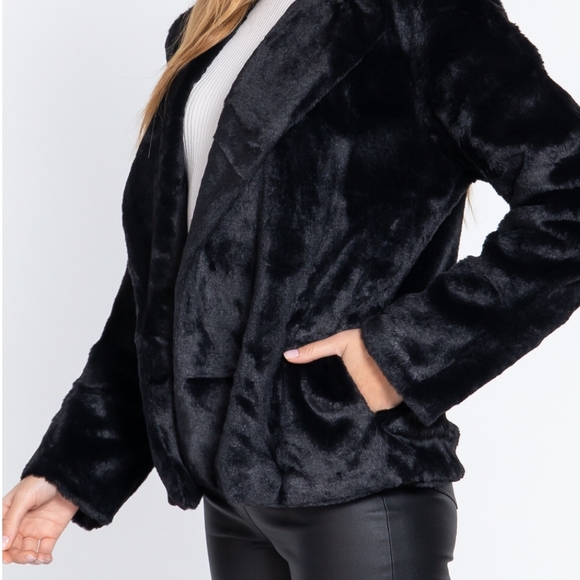 Sophisticated Chic Classic Black Faux Fur Open Coat - Picture 3 of 7